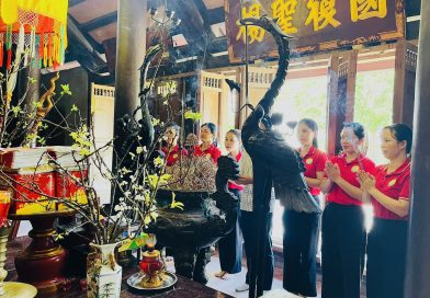 Hệ thống Giáo dục Hamilton – Tài năng Xứ Thanh dâng hương và dọn dẹp đền thờ anh hùng dân tộc Dương Đình Nghệ