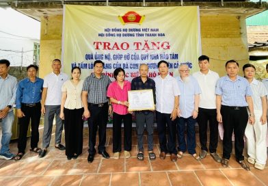 Hội đồng Họ Dương tỉnh Thanh Hoá trao kinh phí hỗ trợ gia đình ông (bà) Dương Đình Kiên, Dương Thị Hồng